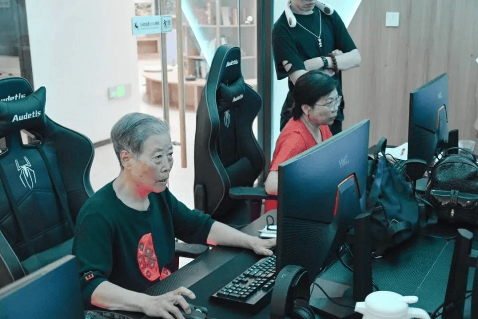 足球